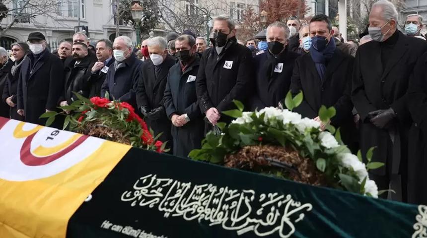 Son dakika: Fatih Terim'den cenazede ilginç hamle! Burak Elmas mezarın başına gelince...