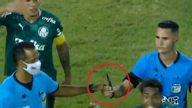 Alex de Souza'ya hayatının şoku! Taraftar bıçakla sahaya daldı