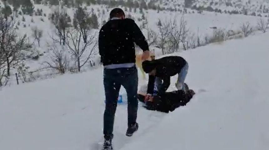 Elazığ’da inanılmaz anlar! Kar üstünde baygın halde bulundu…