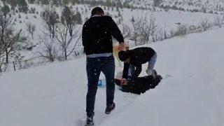 Elazığ’da inanılmaz anlar! Kar üstünde baygın halde bulundu…