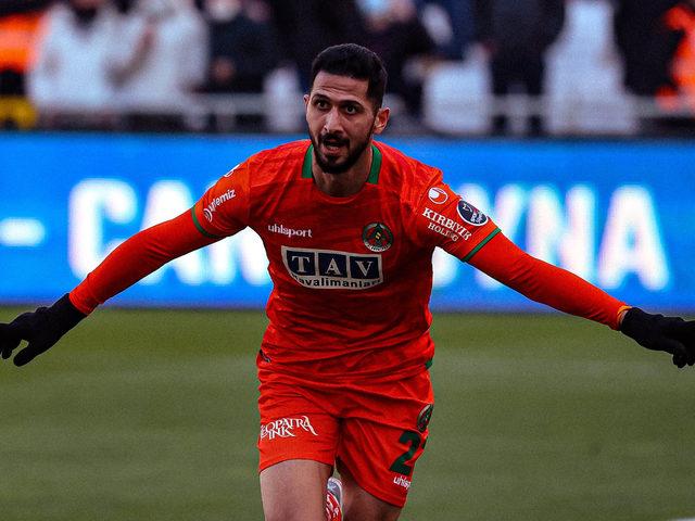 Galatasaray'ı pişman etti! Emre Akbaba şova devam ediyor