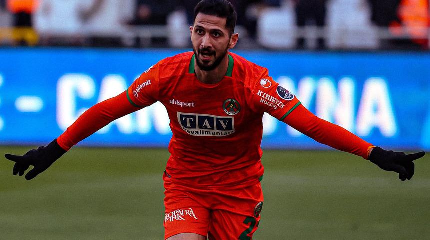 Galatasaray'ı pişman etti! Emre Akbaba şova devam ediyor