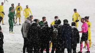 Hakem daha fazla dayanamadı! Eyüpspor-Bursaspor maçı kar yağışı nedeniyle ertelendi