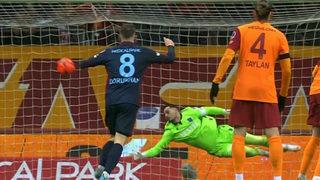 Ne yaptın Uğurcan! Galatasaray maçına damga vuran pozisyon