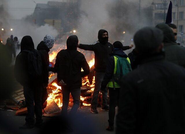 Brüksel de 50 bin kişinin katıldığı Covid önlemleri protestosunda göstericiler polisle çatıştı 1