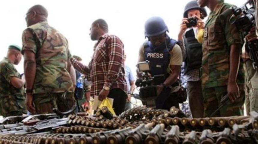 Silah y&uuml;kl&uuml; gemiye el konuldu, 'T&uuml;rkiye'den gitti' iddiası