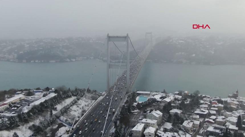 İstanbul Boğazı'nda gemi geçişleri çift yönlü askıya alındı