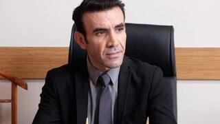 Yargı'nın Savcı Pars'ı Mehmet Yılmaz Ak, 14 yaş küçük sevgilisiyle aşk pozunu paylaştı! ''Son romantik''