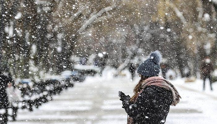 İstanbul'da kar yağışı kaç gün sürecek? İstanbul'da kar yağışı ne zaman duracak? thumbnail