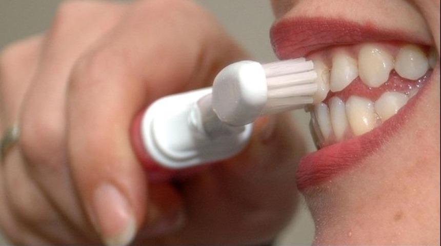 Orucu bozan durumlar: Diş fırçalamak orucu bozar mı?