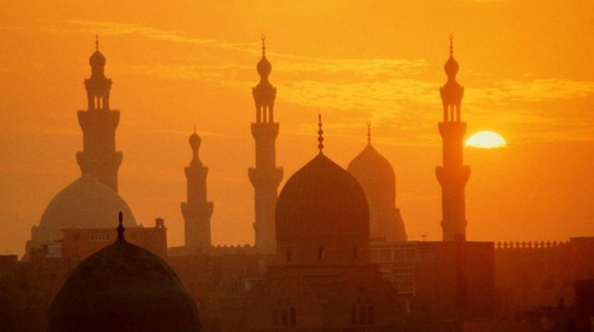 Mısır'da tartışmalı oru&ccedil; fetvası: Zenginler i&ccedil;in zorunlu, fakirler i&ccedil;inse g&ouml;n&uuml;ll&uuml;