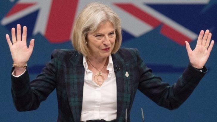İngiltere'de muhalefet, anketlere göre Başbakan May ile arayı kapatıyor