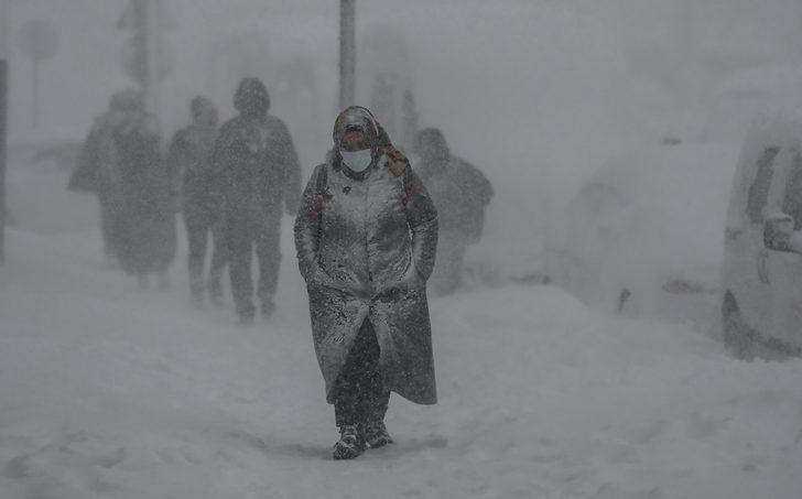 Son dakika: İstanbul kara teslim oldu; trafik durdu yollar kapandı araçlar birbirine girdi! İşte İstanbul'daki son durum... G5