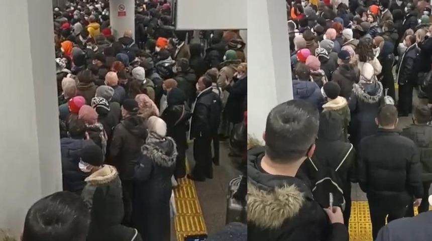 İstanbul'da toplu ulaşım çilesi! Yoğun kar yağışı sonrası Marmaray seferleri uzatıldı