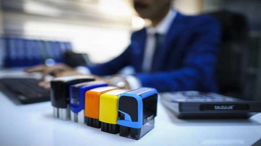 Bug&uuml;n kimler izinli? Kamu personeline tatil mi? 25 Ocak'ta bug&uuml;n otob&uuml;sler &ccedil;alışacak mı?