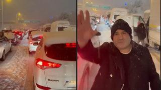 TEM Otoyolu'nda mahsur kalan Şafak Sezer'den yardım çağrısı