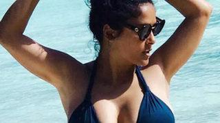 55 yaşındaki Salma Hayek bikinili paylaşımıyla nefes kesti 