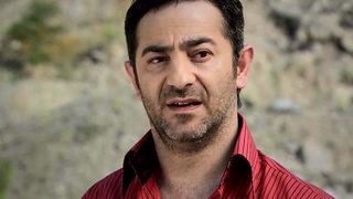 Kansere yenik düştü! Ünlü oyuncu Ayberk Pekcan son yolculuğuna uğurlandı