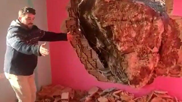 Gürültüye uyandılar! Antalya'da dev kaya parçası 30 metre yükseklikten evin üstüne düştü