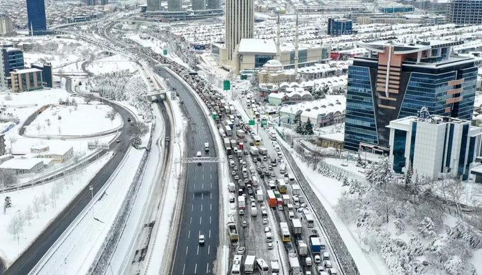 Son Dakika: Bakan Karaismailoğlu duyurdu! İstanbul’daki tüm yollar trafiğe açıldı