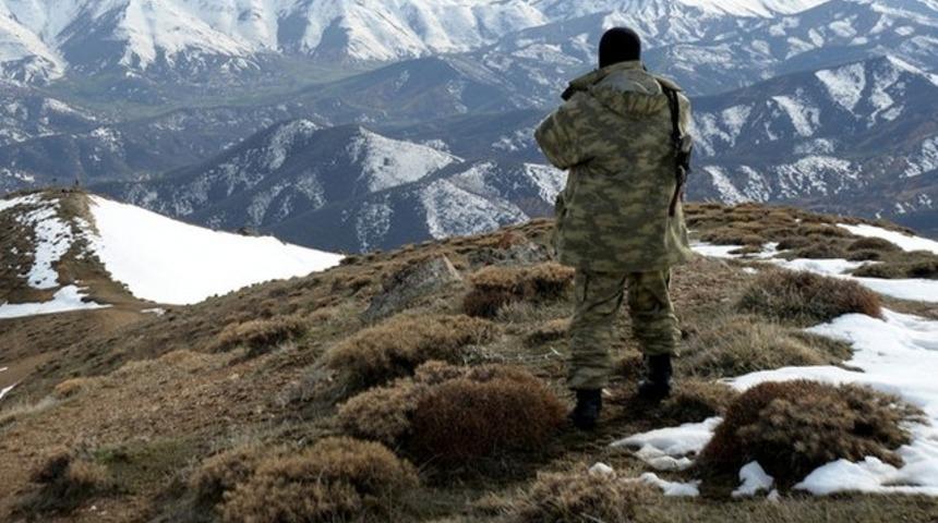 Şırnak'ta PKK elebaşları sıkıştırıldı, Hakkari'de &ccedil;atışma &ccedil;ıktı