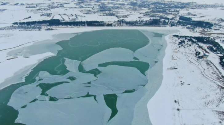 Elazığ’da Cip Baraj Gölü dondu! Ortaya kartpostallık görüntüler çıktı G1