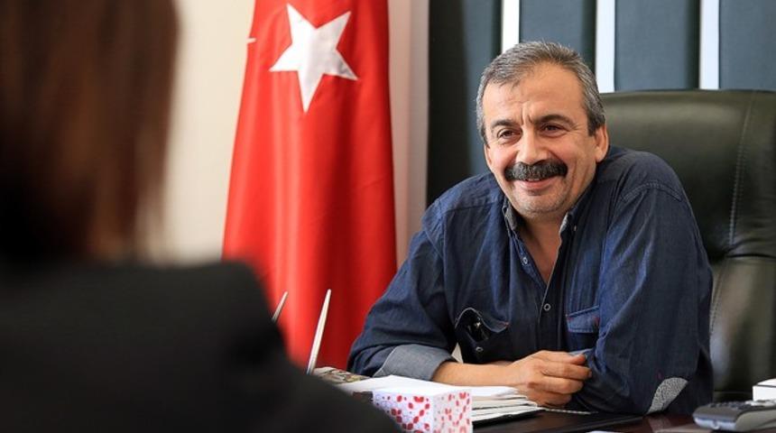 Sırrı S&uuml;reyya &Ouml;nder'den referandum ve &ccedil;&ouml;z&uuml;m s&uuml;reci a&ccedil;ıklaması