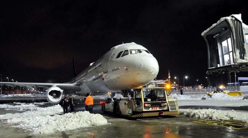 Son Dakika: İstanbul Havalimanı'nda uçuşlar başladı mı? THY'den uçak seferleri açıklaması