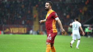 Ümit Karan'dan Arda Turan'a 'tuvalet kağıdı' üzerinden gönderme!