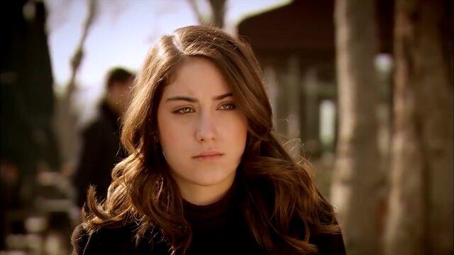 Hazal Kaya'dan yıllar sonra gelen Aşk-ı Memnu itirafı!''Para var huzur yok!''