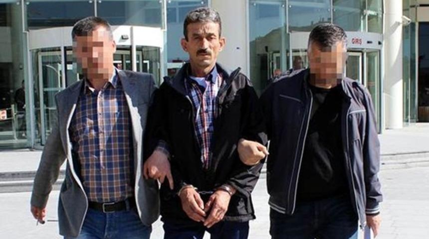 Eşinin sevgilisiyle mesajlaşıp baltayla dehşet sa&ccedil;tı