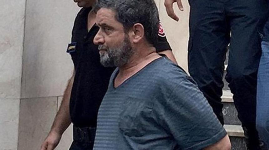 Zaman yazarı Mümtazer Türköne hakim karşısında