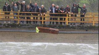 Rize'de ilginç tabutlu protesto