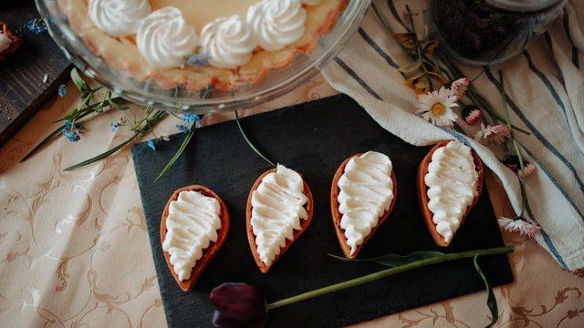 Tatlı krizlerine son! İşte birbirinden lezzetli ve hafif, 3 farklı kaymaklı tatlı tarifi