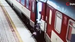 Çaresizce izlediler! Ülkede tartışma yaratan olay kamerada