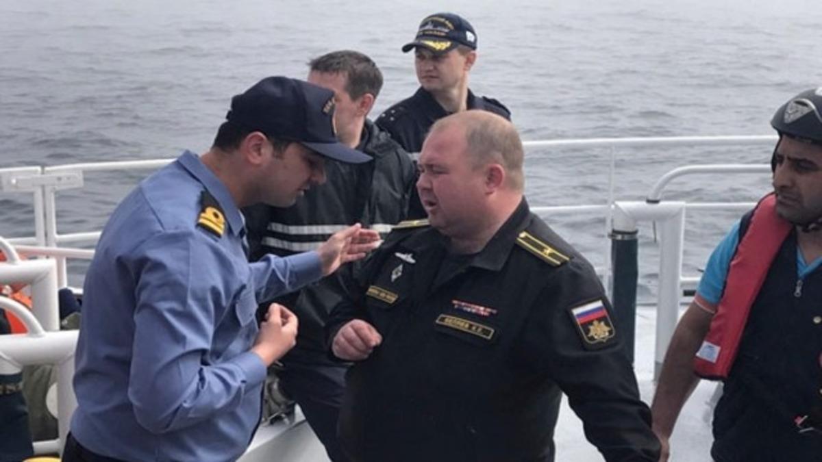 Batan Rus savaş gemisinden kurtarılan askerler fotoğraflandı
