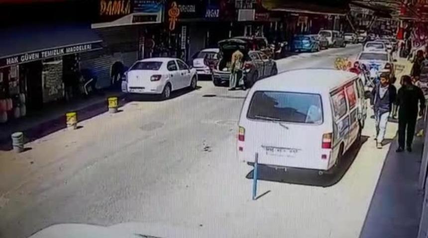 İstanbul'da basma etekli kuyumcu soygunu