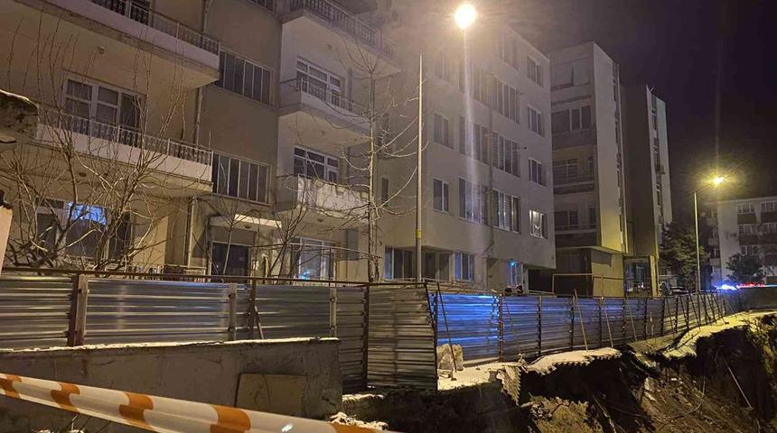 2 apartman boşaltıldı! Balıkesir'de hareketli gece