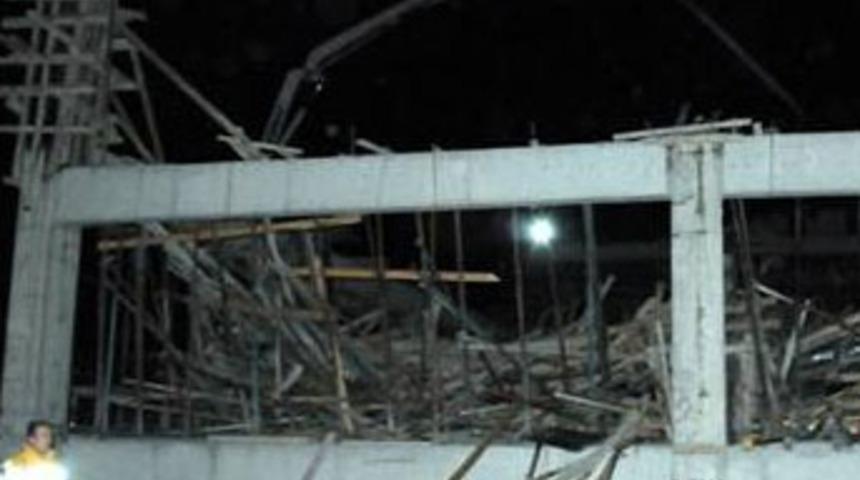 İş hanı inşaatında g&ouml;&ccedil;&uuml;k: 4 yaralı