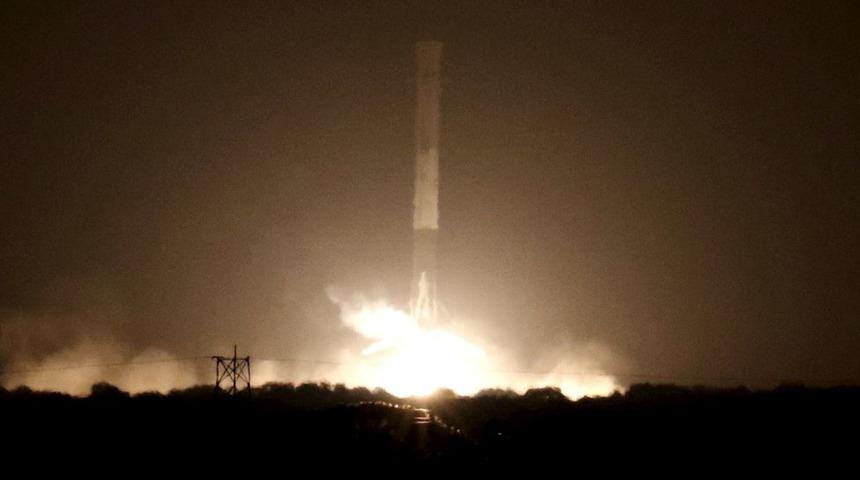 Elon Musk SpaceX: 7 yıl &ouml;nce fırlatılıp uzayda kontrolden &ccedil;ıkan roket 4 Mart'ta Ay'a &ccedil;arpacak