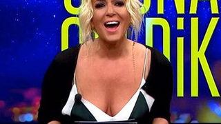 Yarı çıplak karda poz akımına Saba Tümer de uymak istedi! Sosyal medya yıkıldı