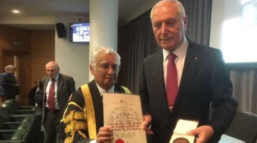 Dünyada bir ilk: Prof. Dr. Mehmet Haberal’a İngiltere Kraliyet Tıp Ödülü 