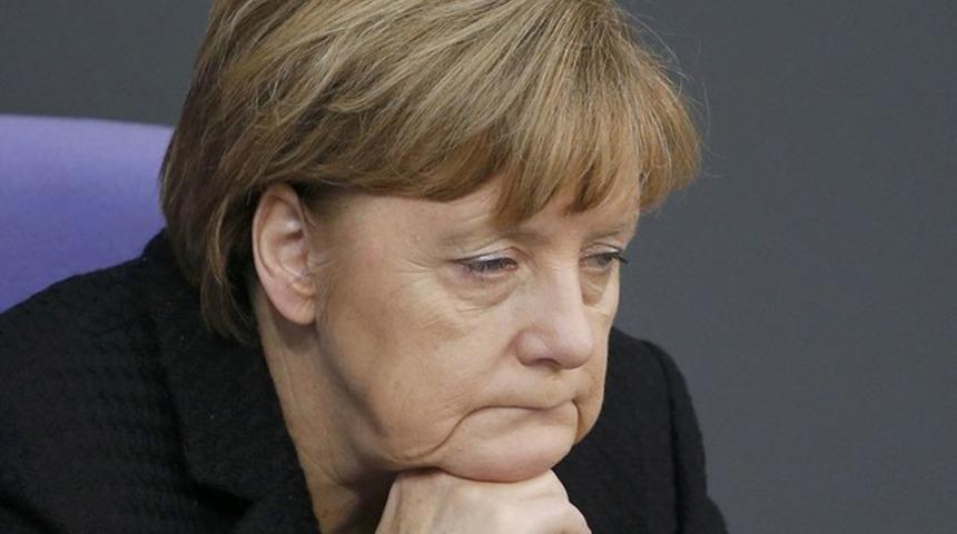 Merkel'den flaş 'Hollanda-T&uuml;rkiye' &ccedil;ıkışı