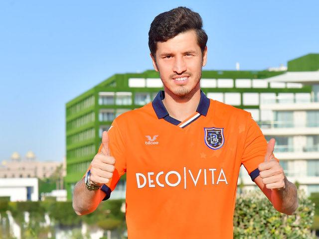 Son dakika Beşiktaş haberleri: Büyük umutlar hüsran oldu! Beşiktaş'tan ayrılan Salih Uçan, Başakşehir'de!