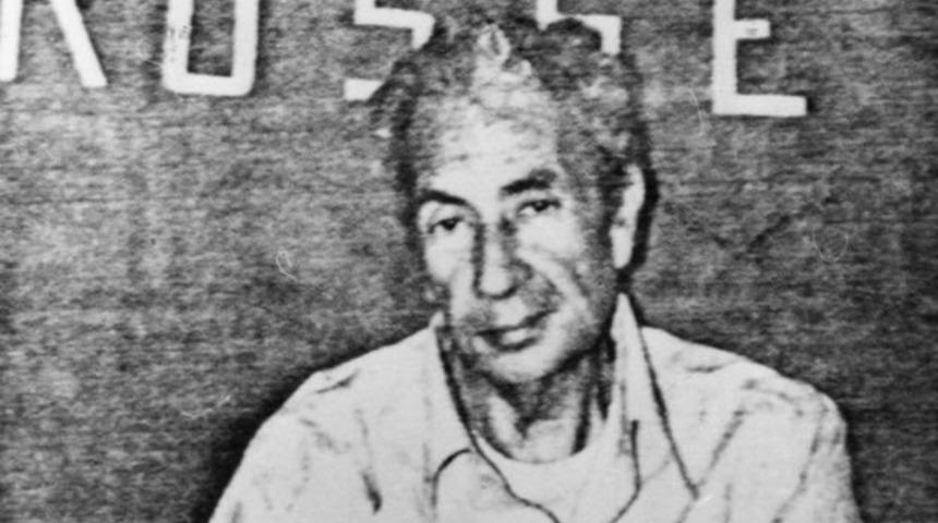 İtalya'da, &ouml;ld&uuml;r&uuml;len eski başbakan Aldo Moro'yla ilgili bildirinin a&ccedil;ık artırmada satılmasına tepki: 'Bu sayfalardan kan damlıyor'