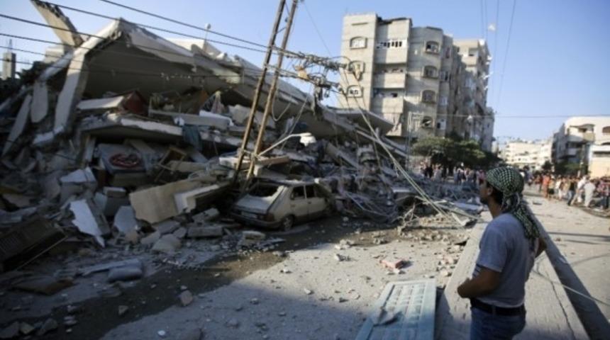 İsrail savaş u&ccedil;akları Gazze&rsquo;yi bombaladı