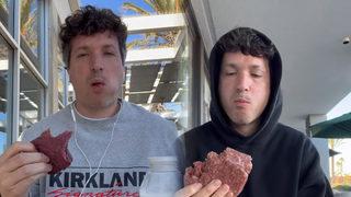 Dünya bu adamı konuşuyor! Çiğ et yiyerek ne kadar hayatta kalabileceğini test ediyor