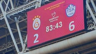 Son dakika Galatasaray haberleri: Galatasaray taraftarı hayatında ilk kez böyle tepki gösteriyor! Aralarında para toplamak isteyenler bile var...