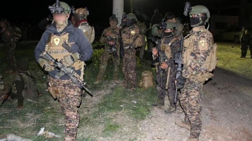 ABD askerleri ile YPG'liler kol kola