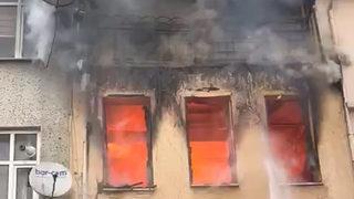 Ortaköy'de korkutan yangın! 3 katlı bina alev aldı